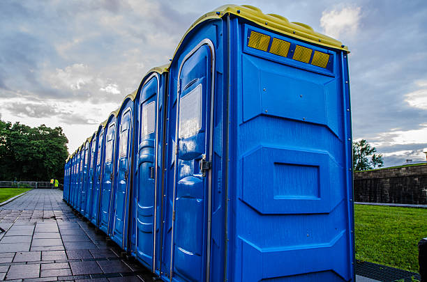 Porta potty delivery and setup in Clarkton, MO